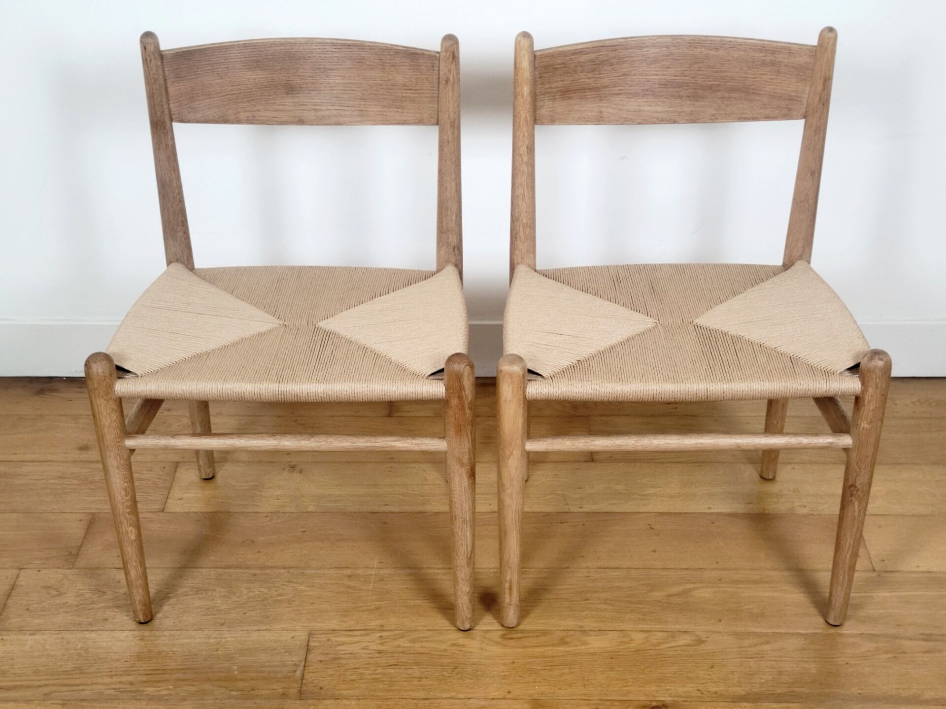 Set of 2 Hans J. Wegner CH36 dining chairs for Carl Hansen & Søn in solid oak