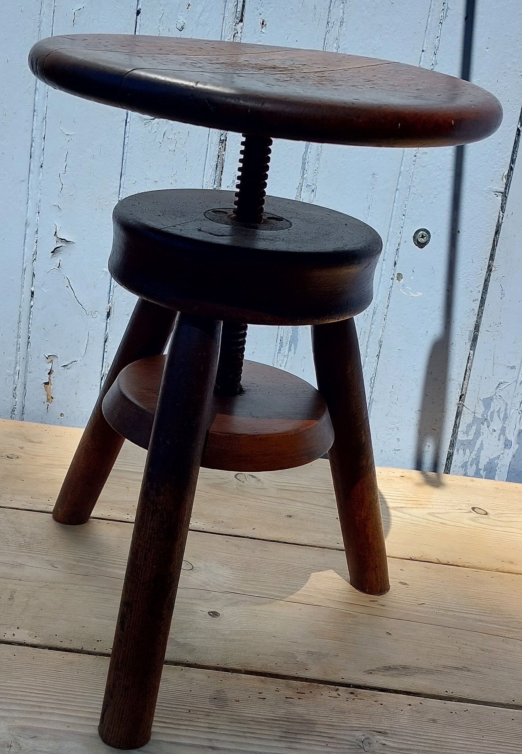 Wooden screw stool