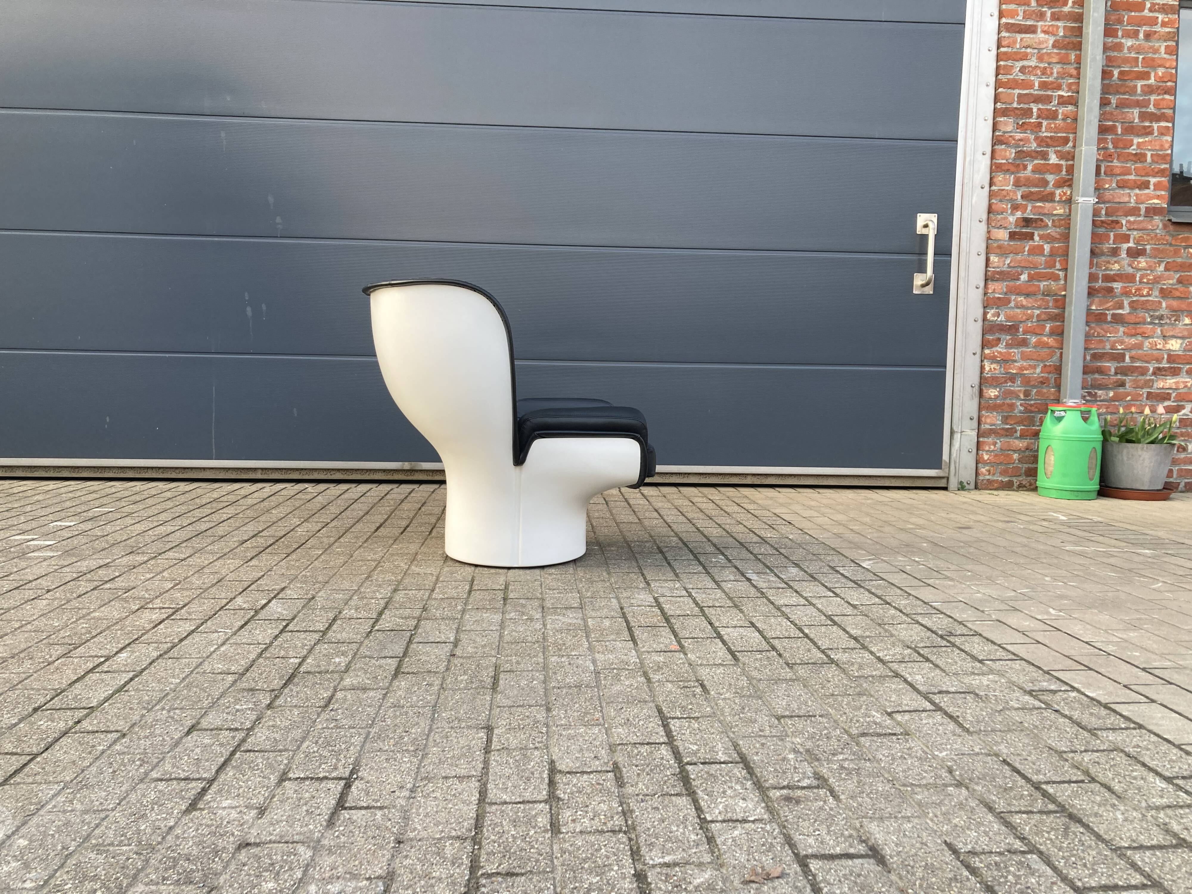 Joe Colombo Elda design armchair, Longhi edition