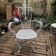 Tables et chaises jardin fer forgé blanc et mosaïque