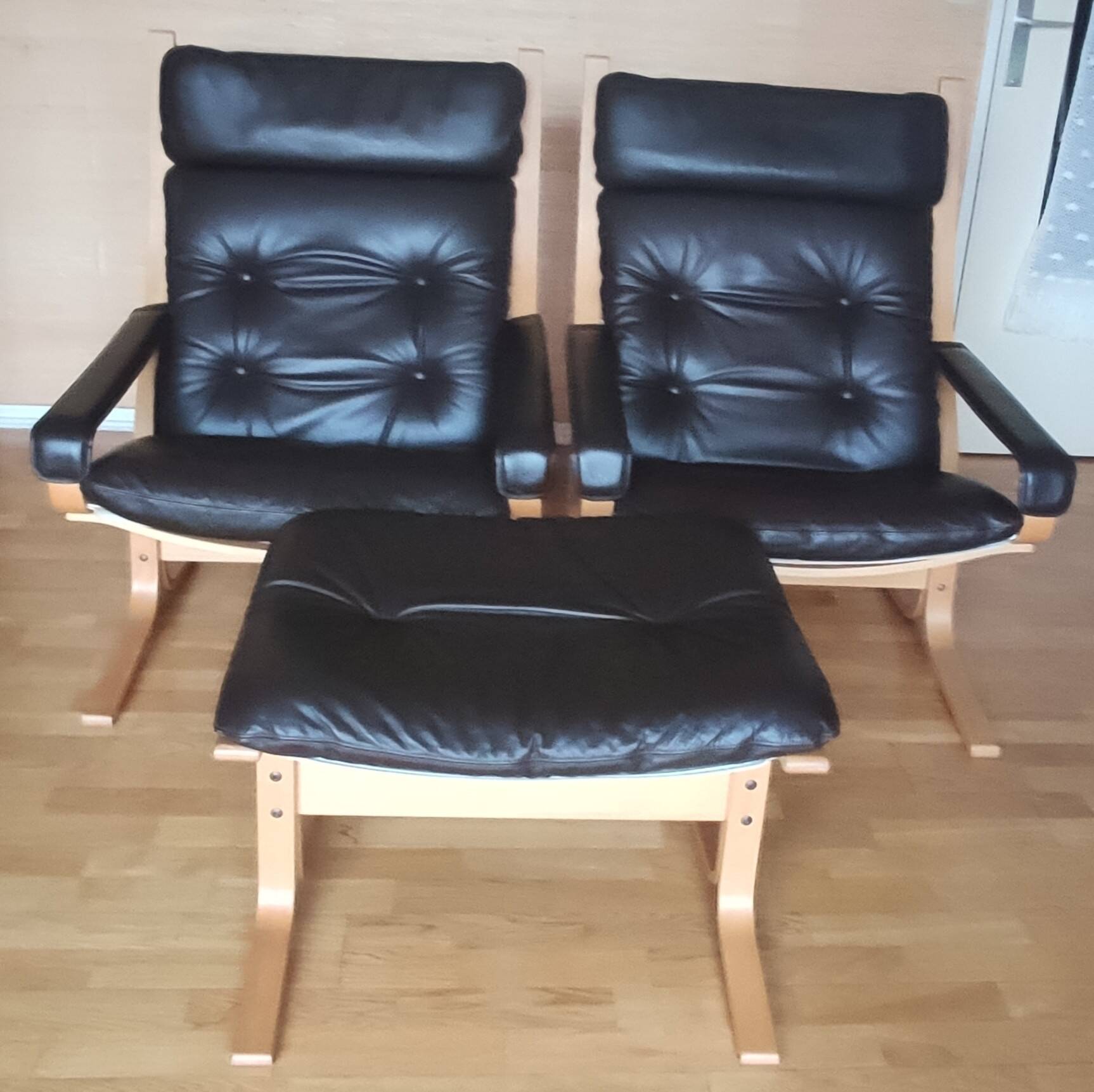 Siesta armchairs + footrest