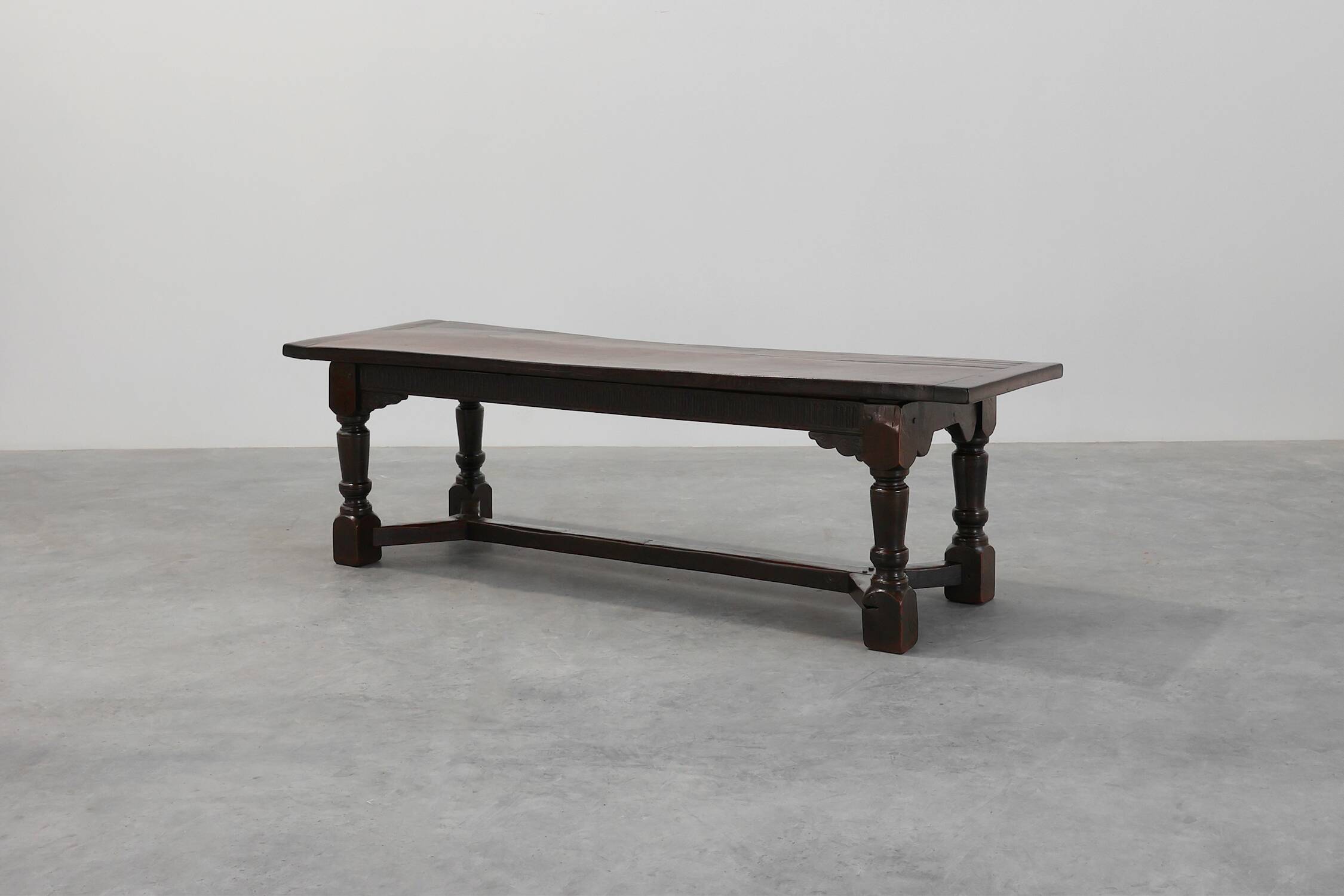 17th-Century Belgian full dark Oak Dining Table