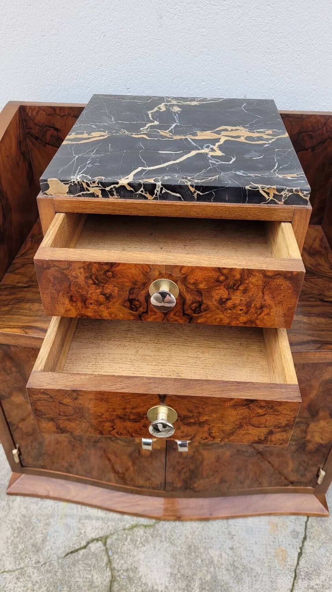 Meuble commode d'époque Art Déco en loupe de noyer -1930s