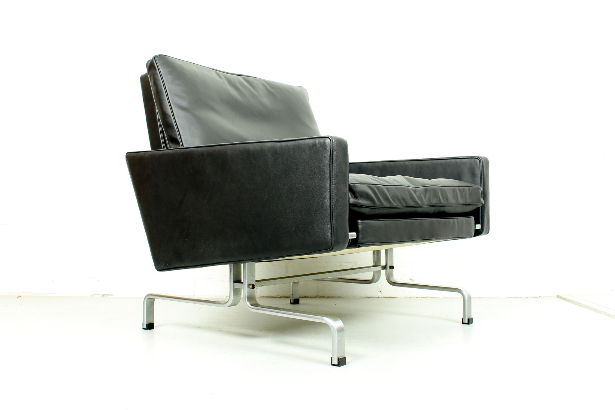 Set 2 vintage PK31/1 Lounge Chair & PK61 Coffee Table by Poul Kjaerholm for E. Kold Christensen
