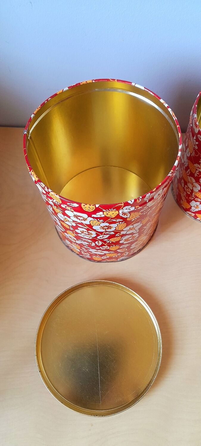 Set of 60s metal nesting boxes