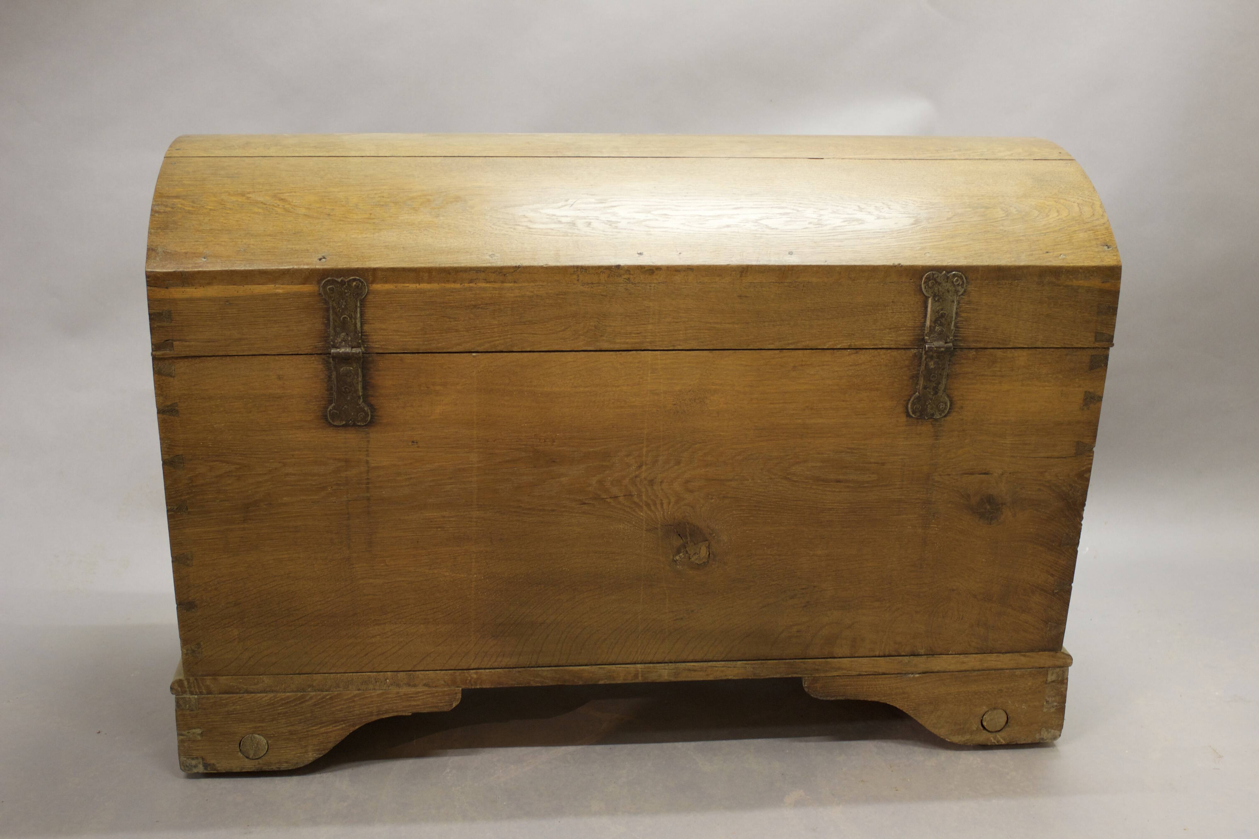 Treasure oak domed top chest