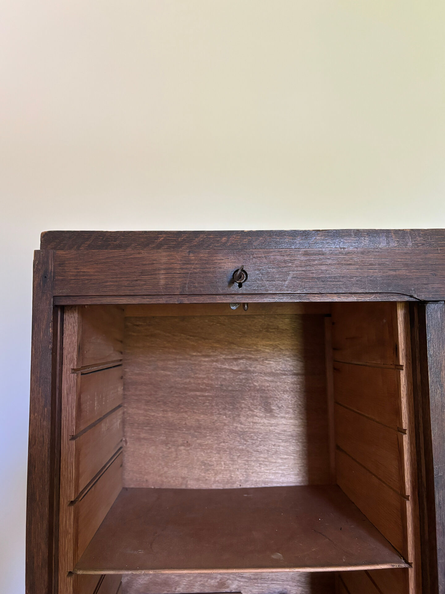 Curtain cabinet 1950