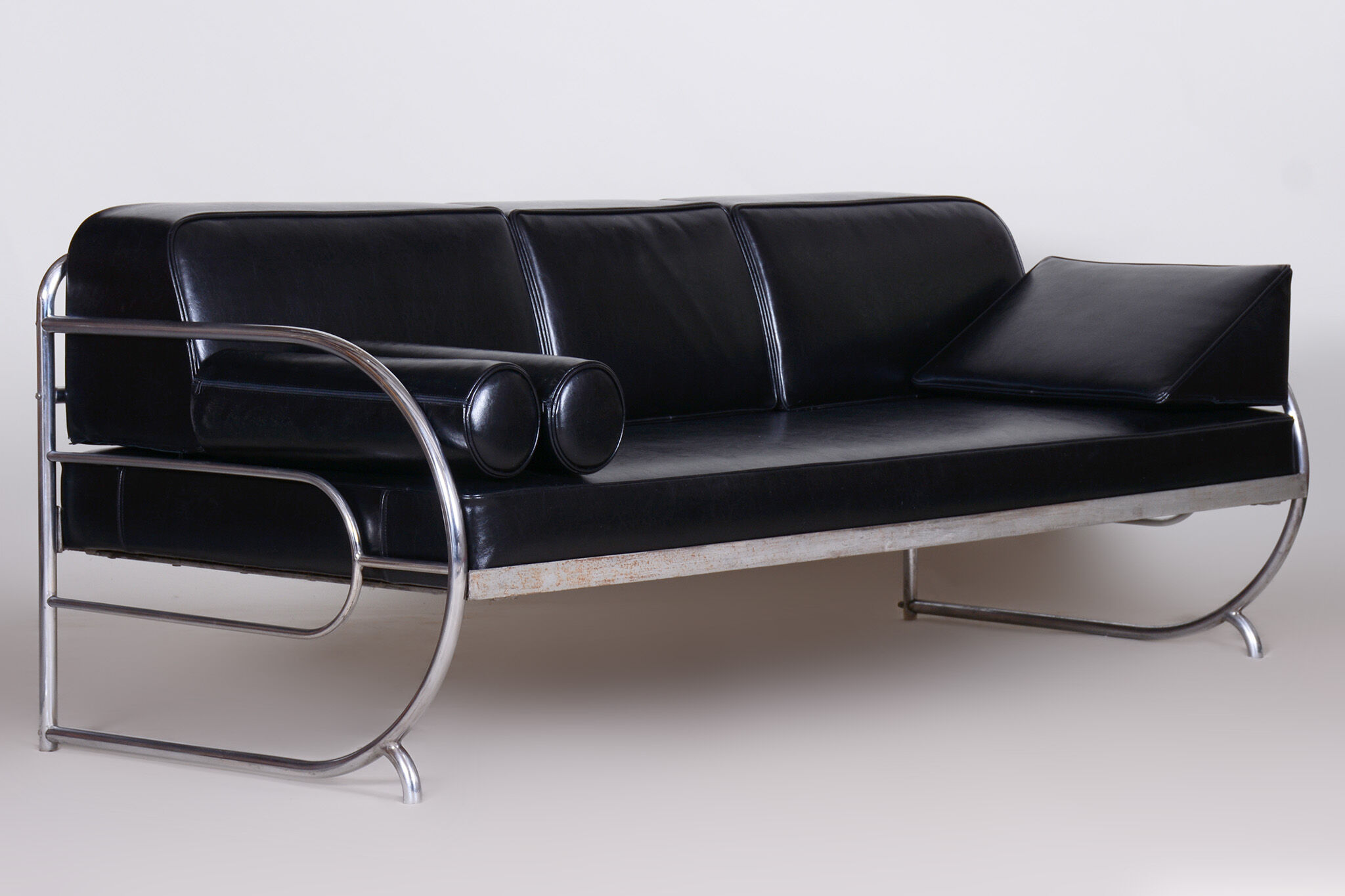 Fully Restored Bauhaus Black Leather Tubular Chrome Sofa by Robert Slezák, 1930s
