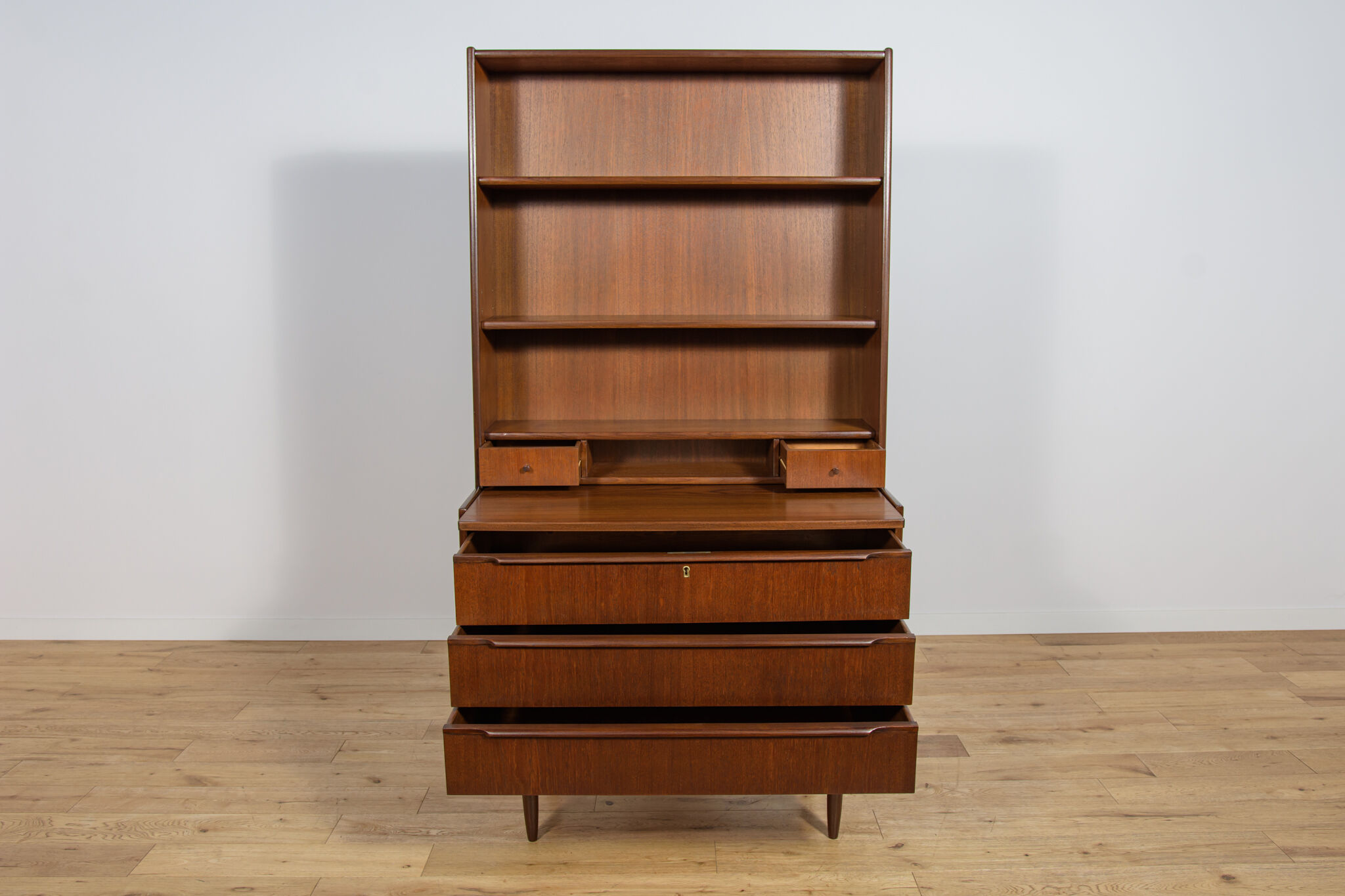 Mid-century teak shelf with pull-out top, Denmark, 1960s