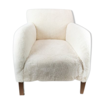 Easy chair newly upholstered with sheep wool and legs of polished wood by Fritz Hansen, 1930s