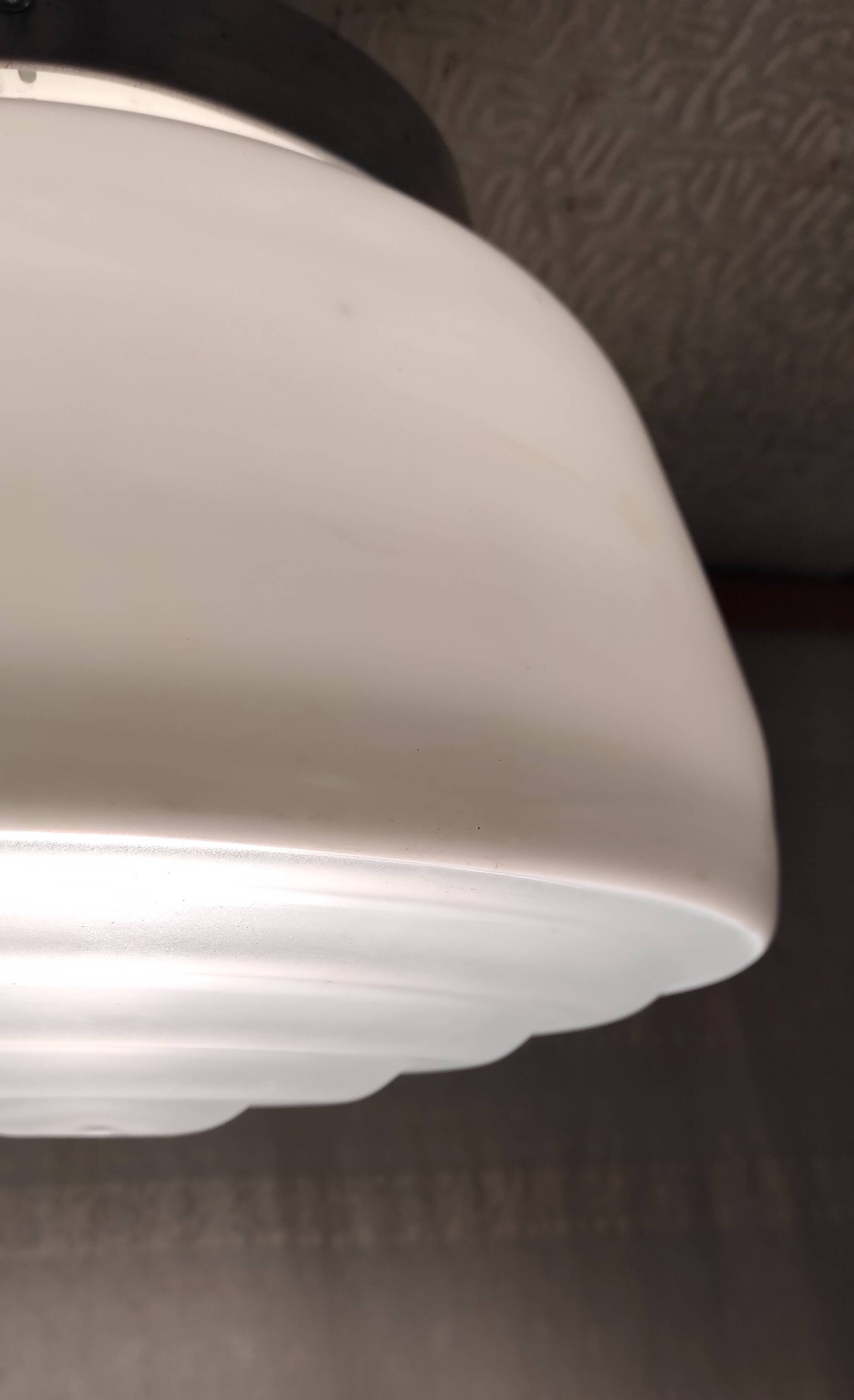 Plafonnier XXL style industriel globe opaline - mid. XXème