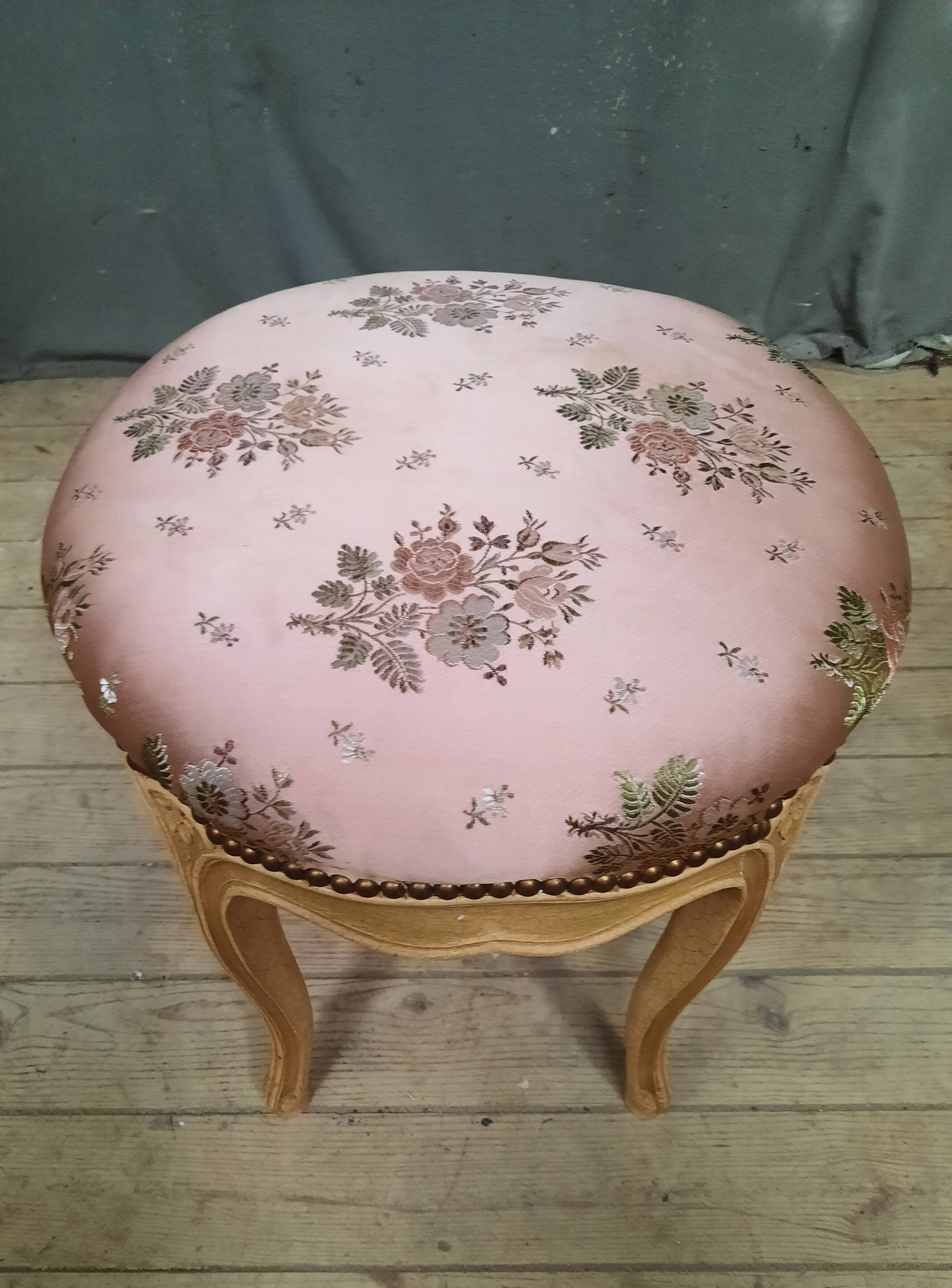 Louis XV style lacquered pouf