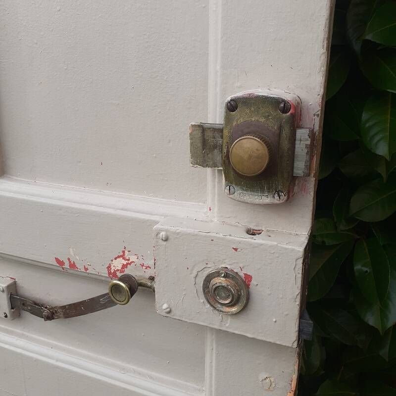 Old solid wood entrance door H225xW86cm right-hand push