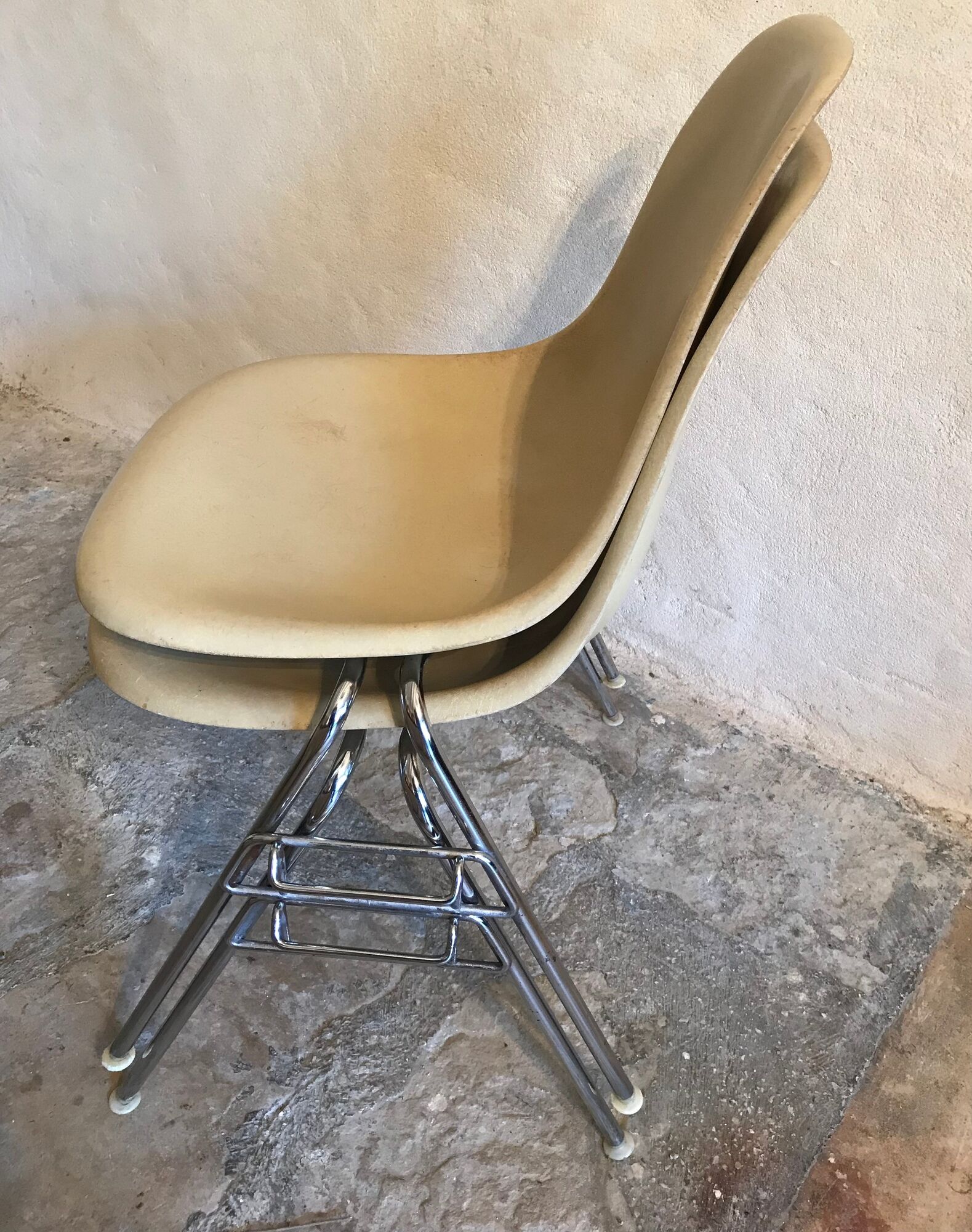 Set of 2 Eames chairs for Herman Miller fiberglass 1960-70's
