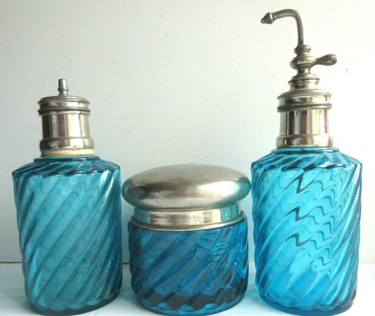 Ancien flacon en cristal de Baccarat modèle Bambou - Antiquités