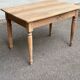 Petite table de ferme compacte 108x70cm décapée style campagne chic