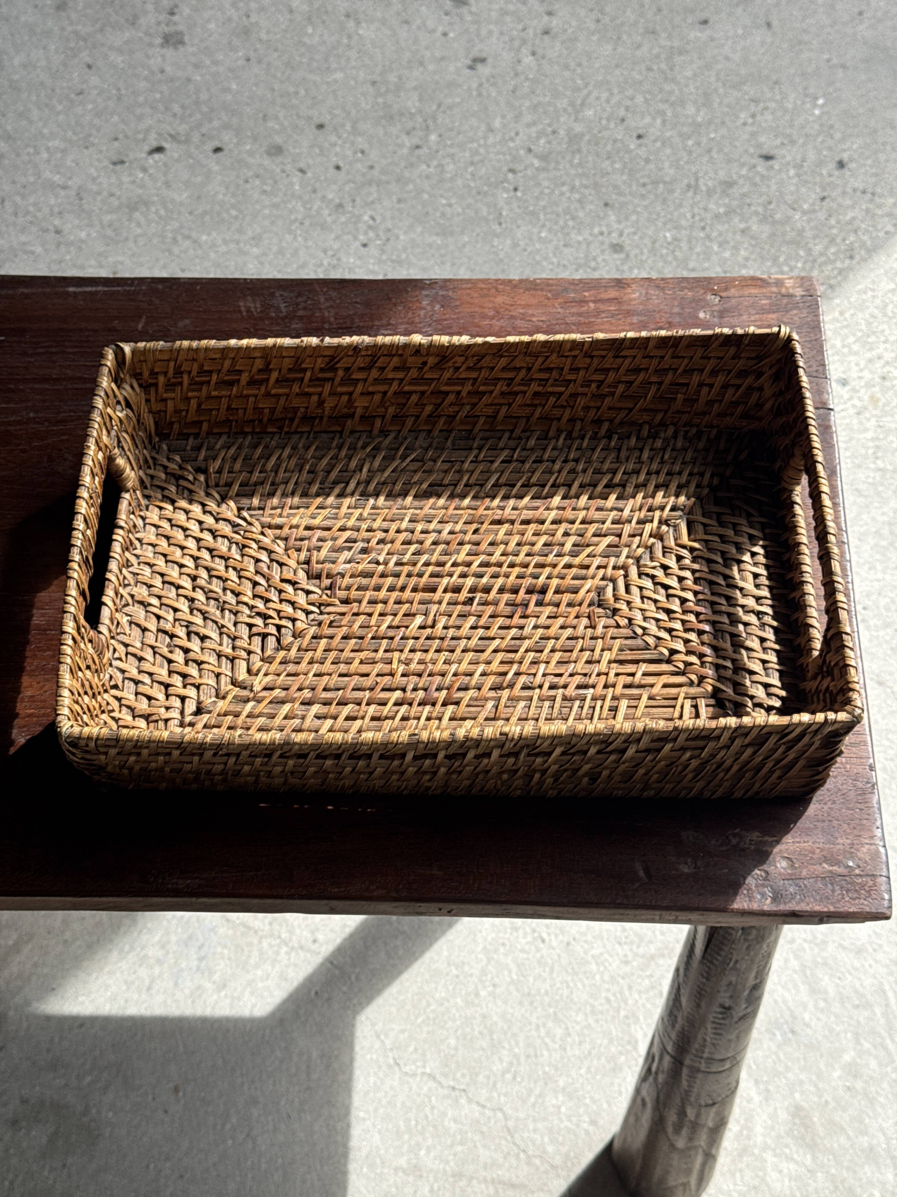 Rectangular woven wicker basket L32 W20 H8 cm