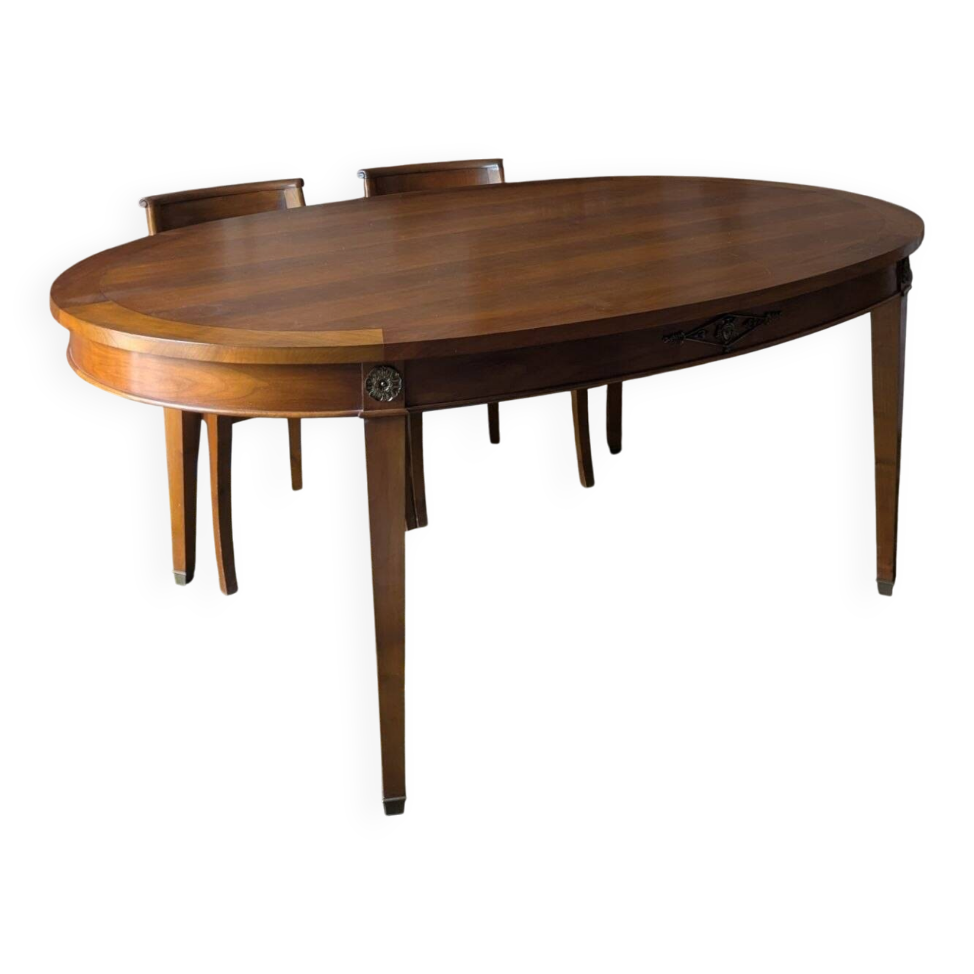 Oval dining table