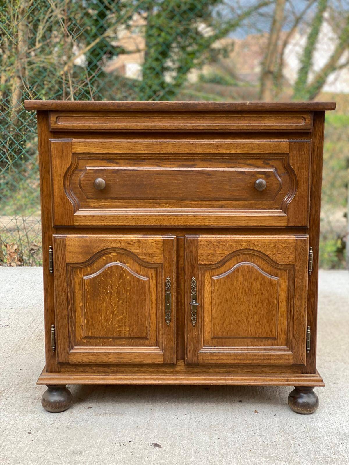 English sideboard with 2 doors, solid wood, medium satin oak