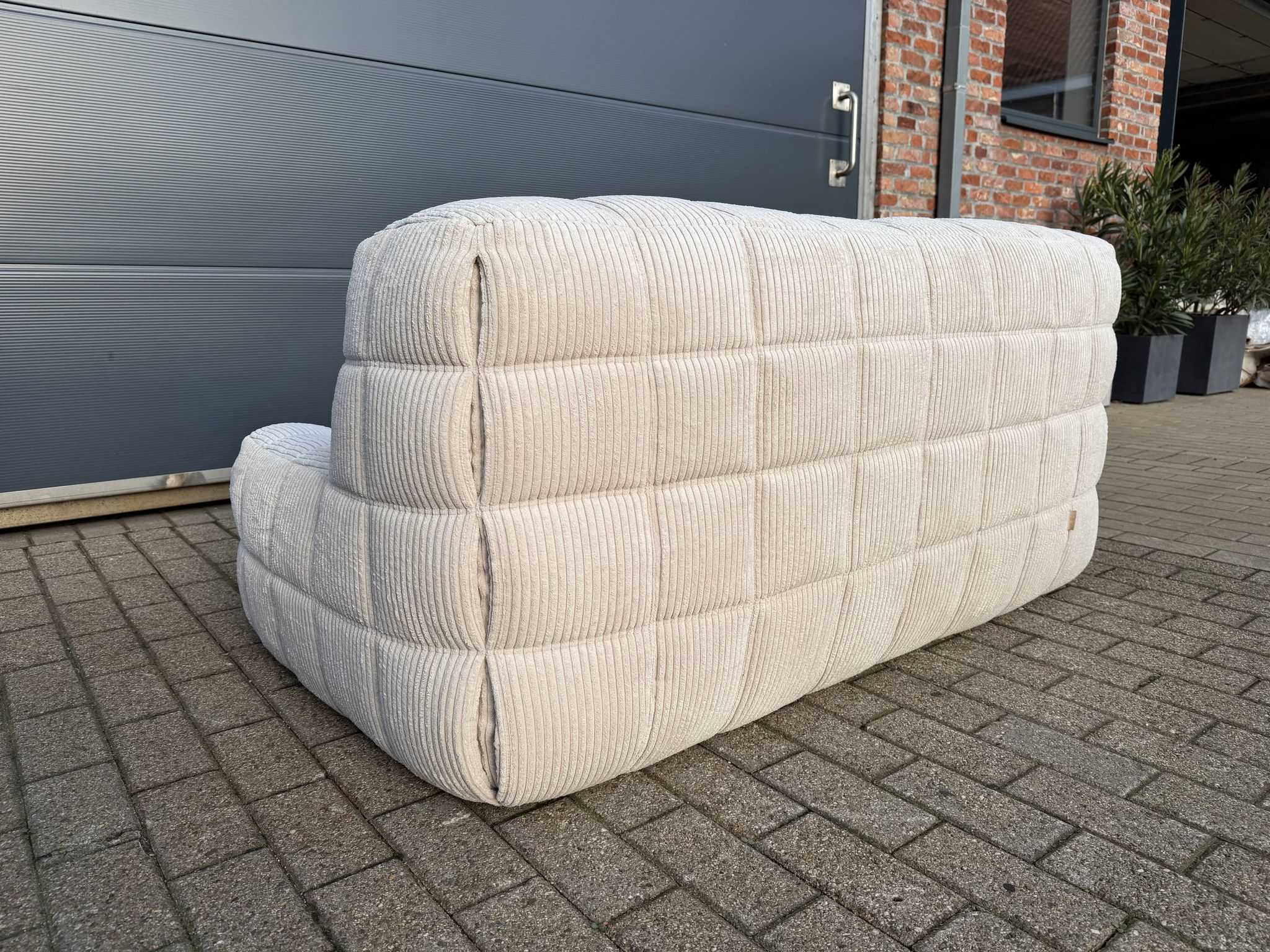 Ligne Roset Kashima 2 places Beige Velours côtelé