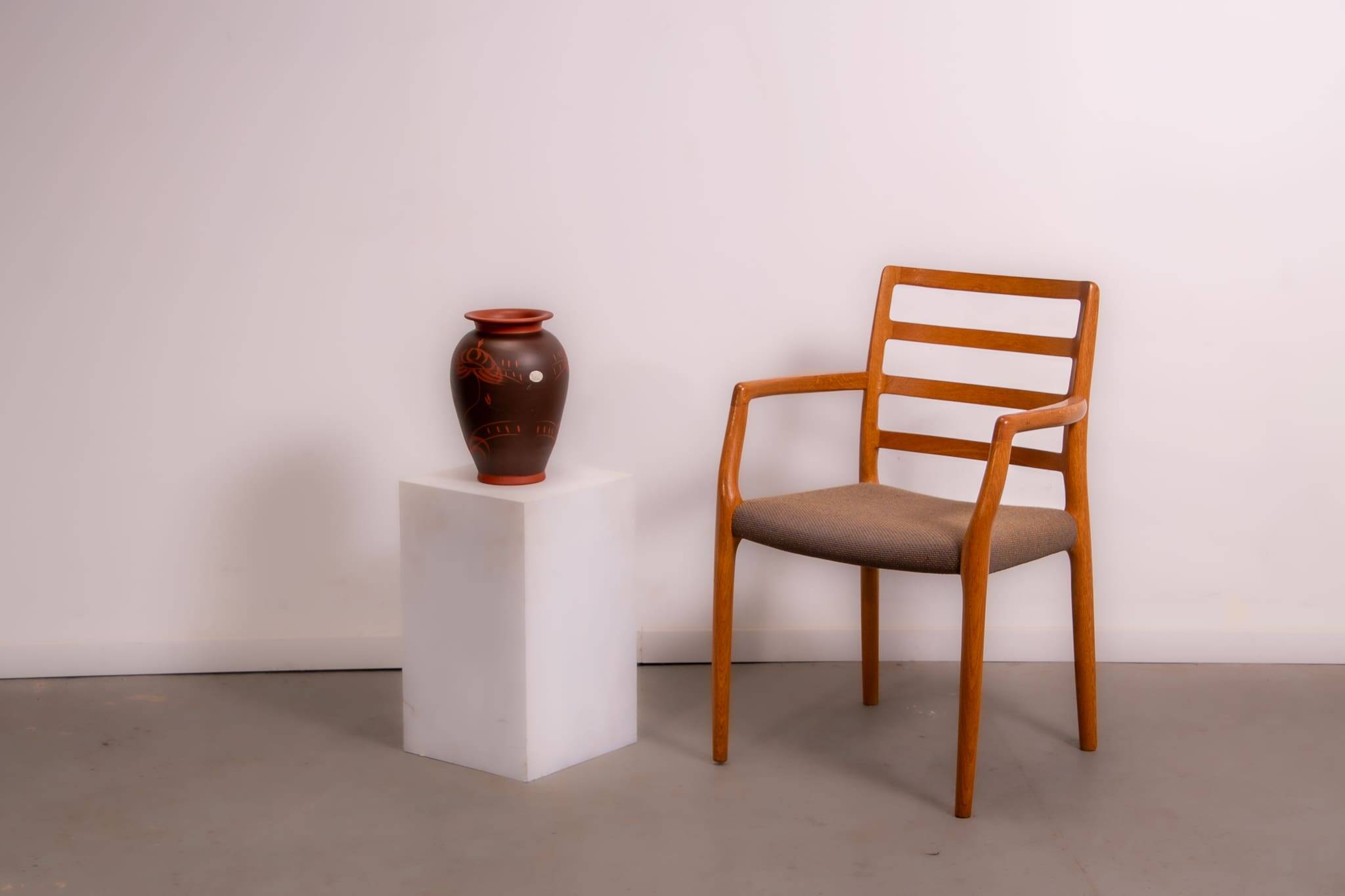 Vase design floral Eiwa vers 1970