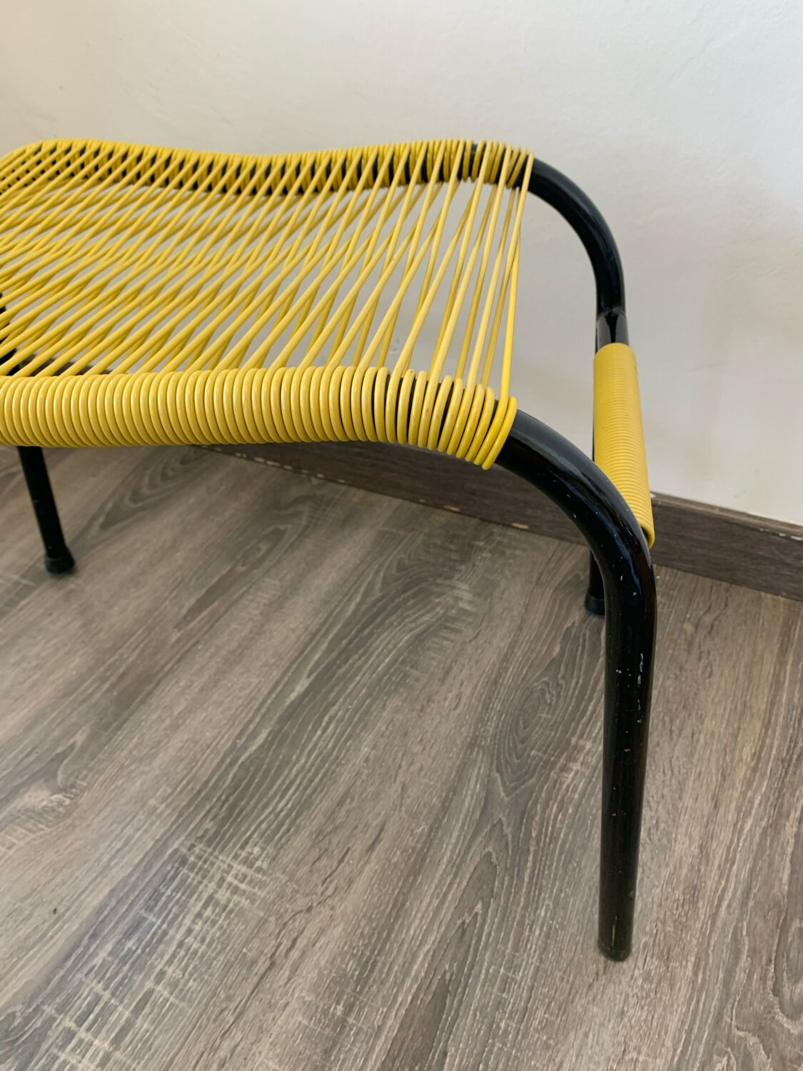 Yellow scoubidou ottoman