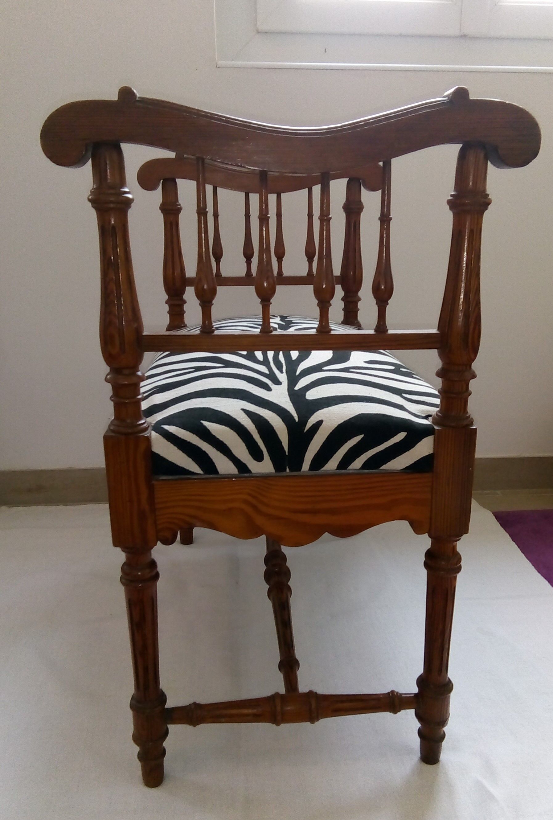 Zebra bench