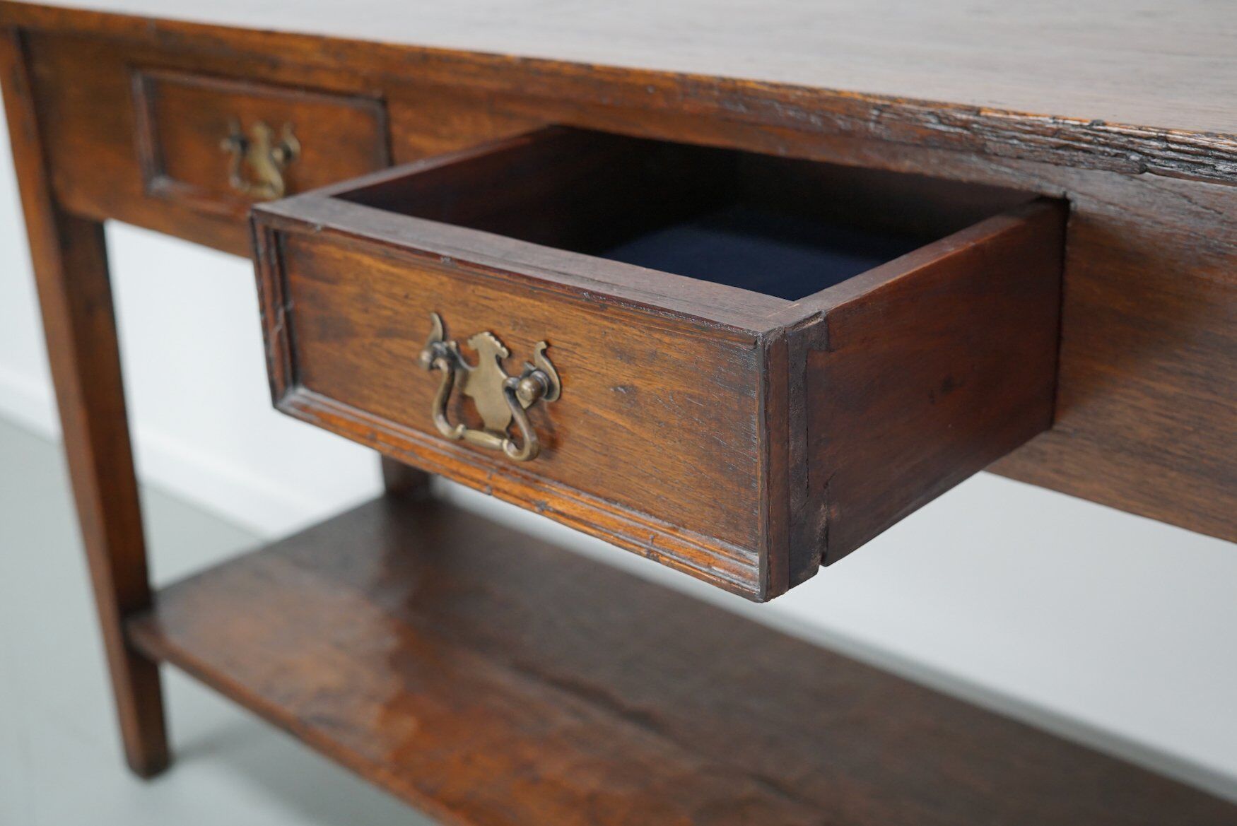 Table d'appoint en chêne rustique français vintage, années 1920