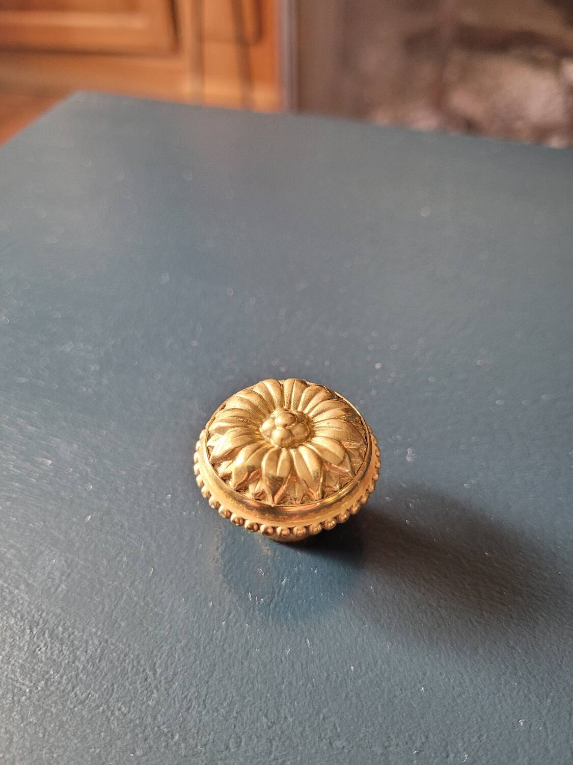 2 Louis XVI furniture knobs