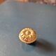 2 boutons de meuble Louis XVI