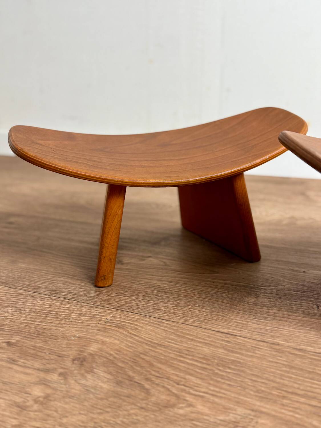 Yoga stools - mediation - Alain Gaubert -