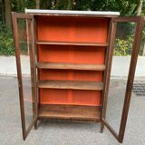 Louis XVI display cabinet in wood and marble from the 19th century.