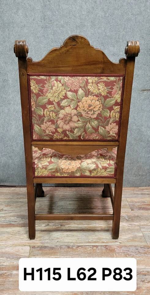 Renaissance style office chair in carved walnut, 19th century