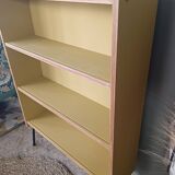 Bibliothèque jaune vintage