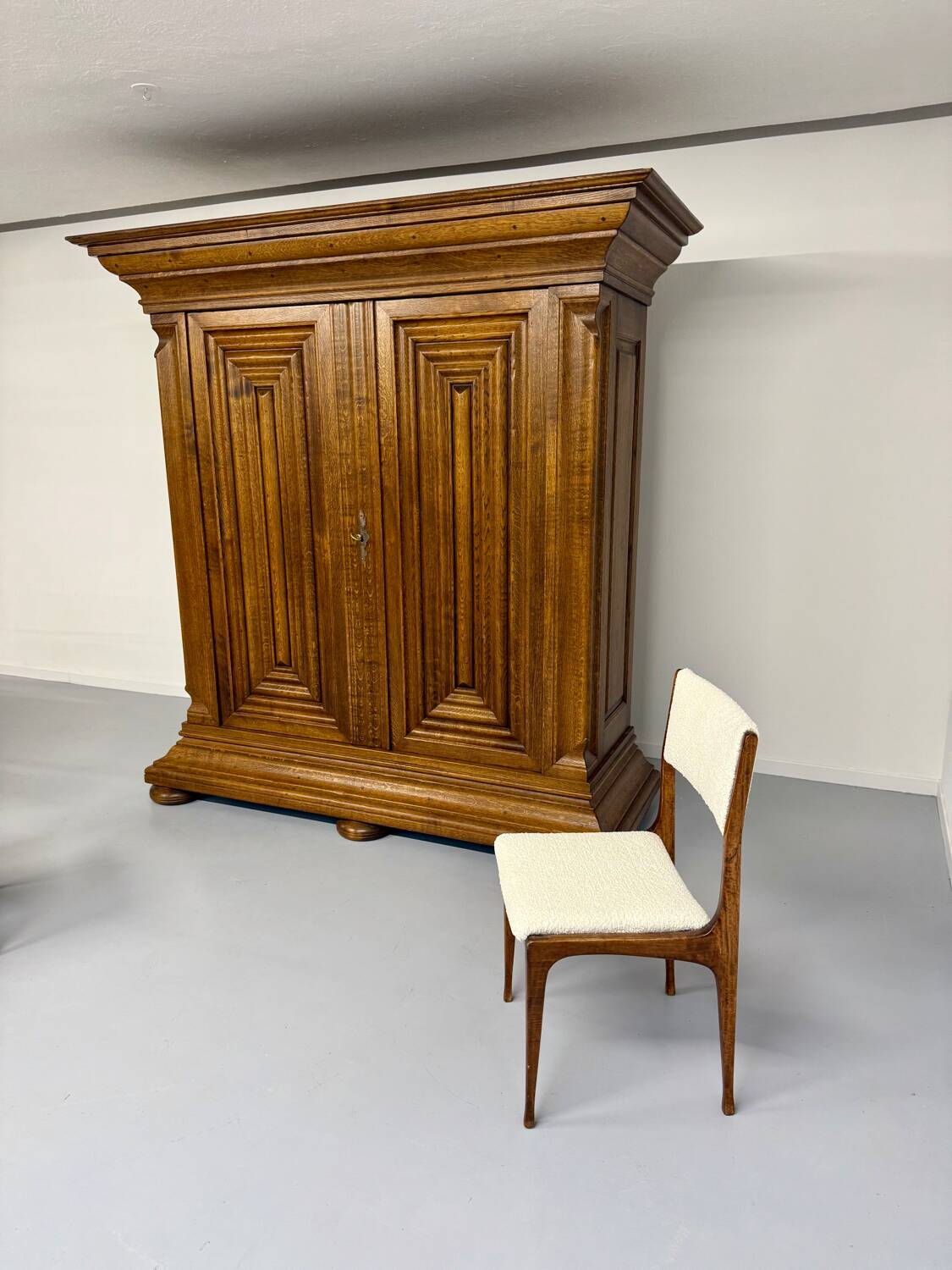 Frankfurt solid wood wardrobe geometric shape vintage wardrobe