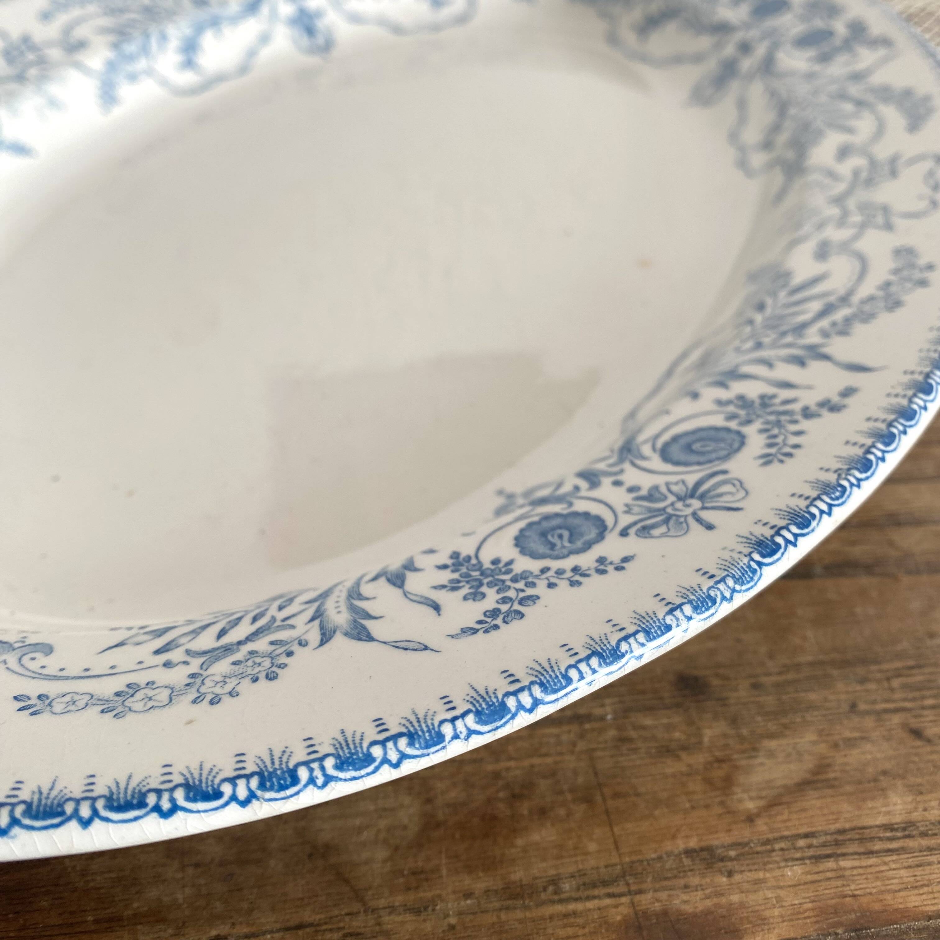 Boch Frères Rubis model ironstone oval dish