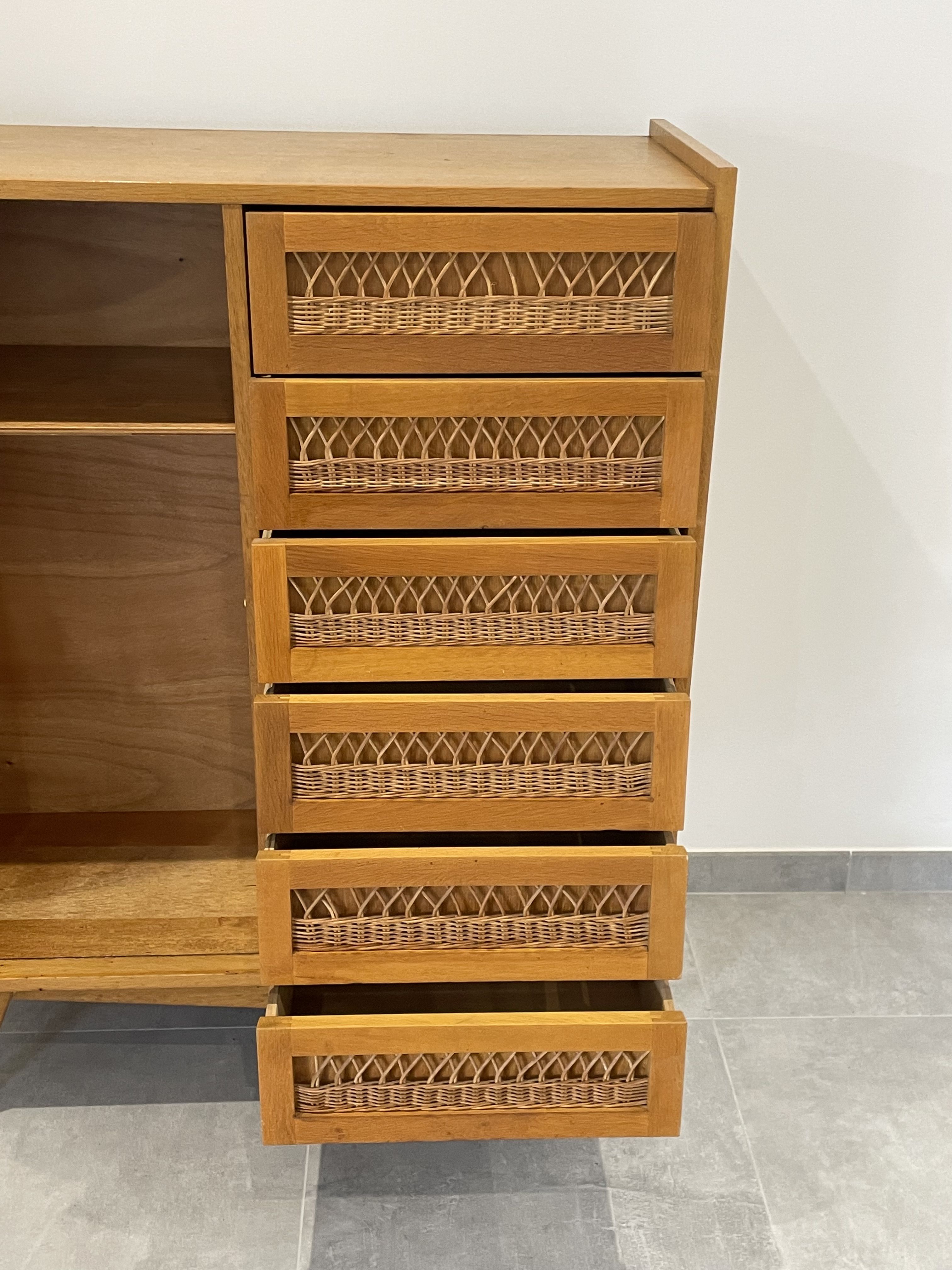 Children's wardrobe in wood and rattan with so-called Parisian compass feet