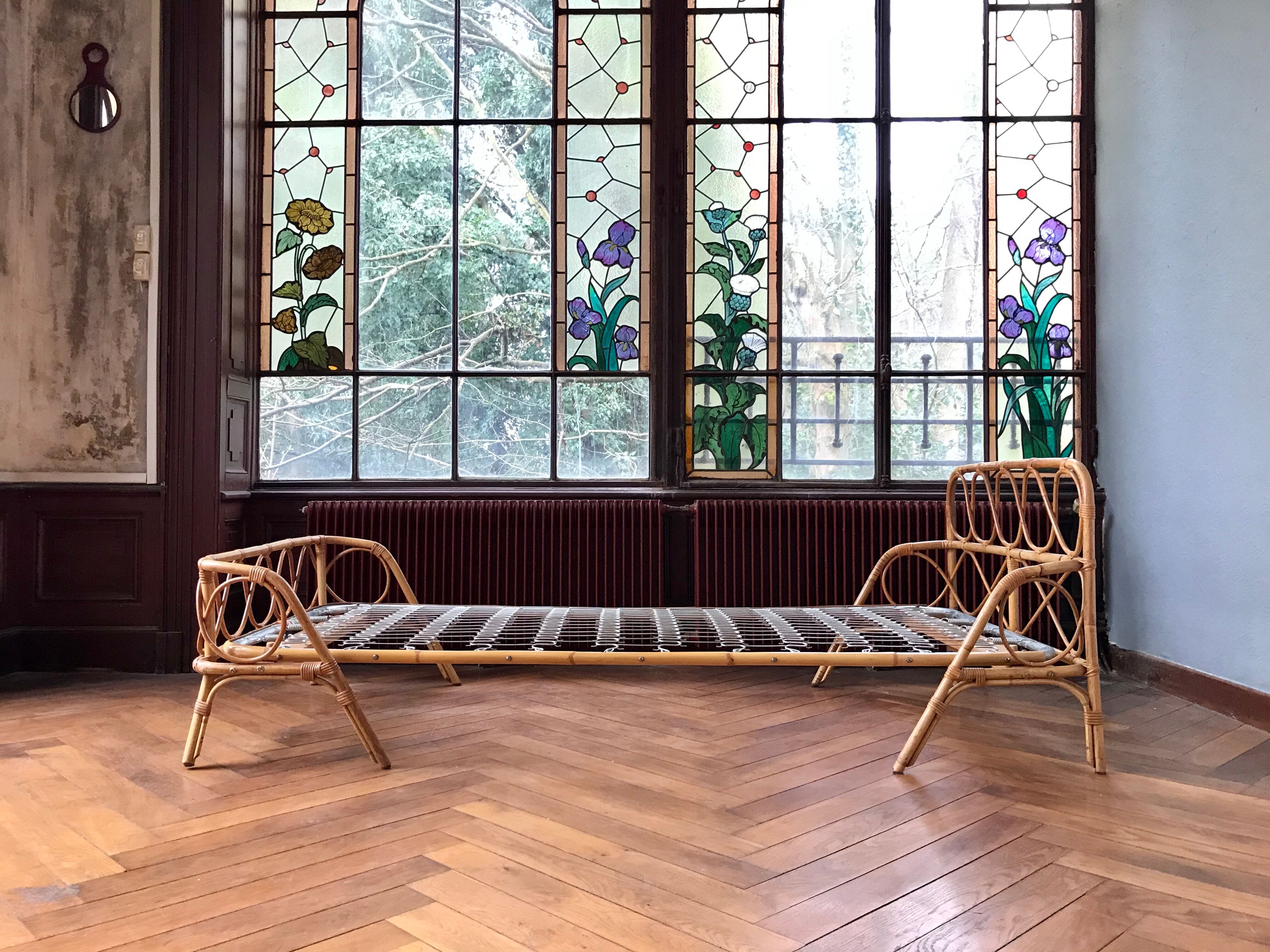 Rotin and bamboo bed