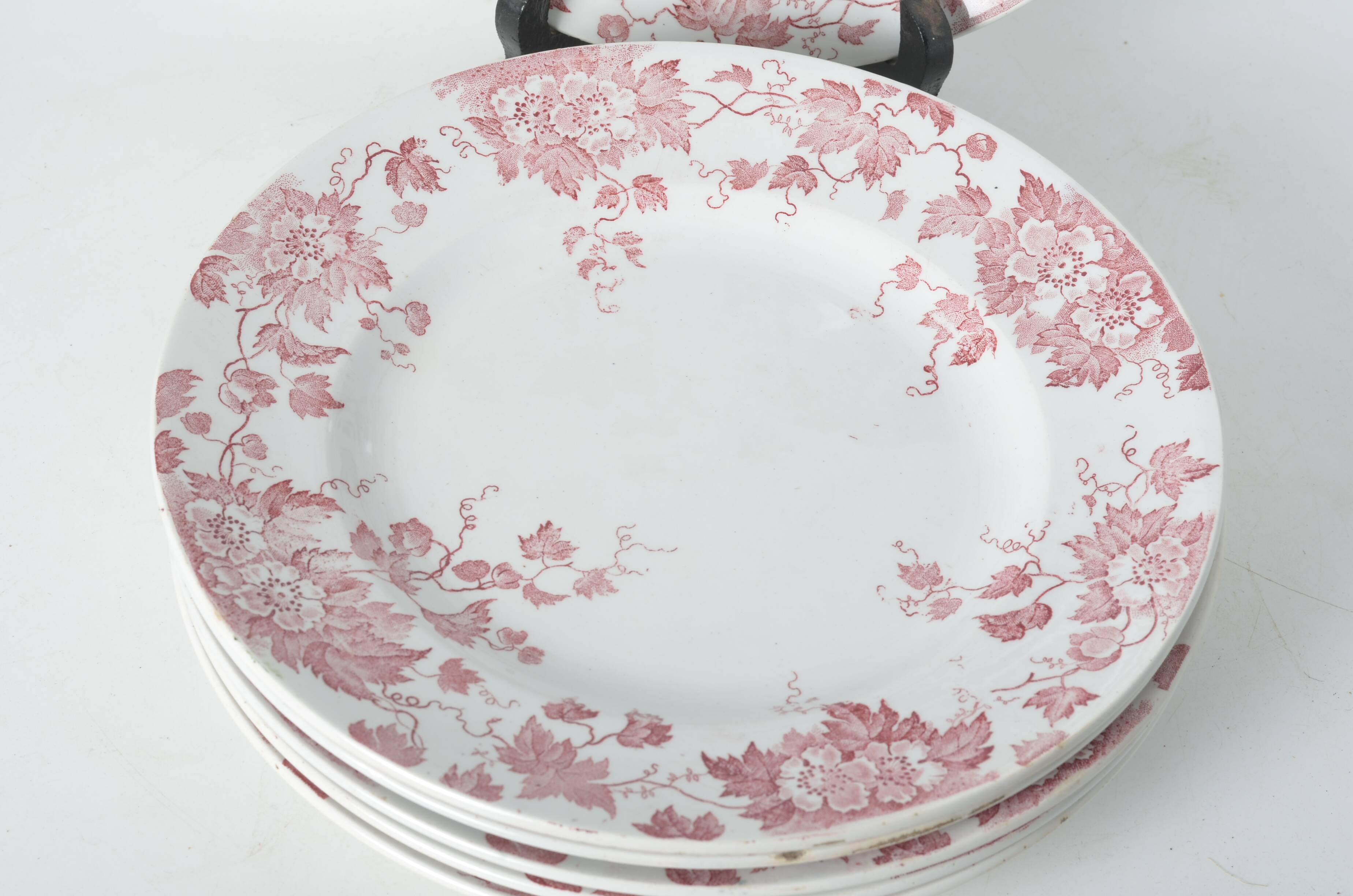 Assiettes plates terre de fer St Amand & hamage