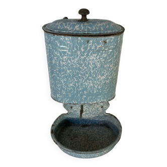 Fountain with washbasin