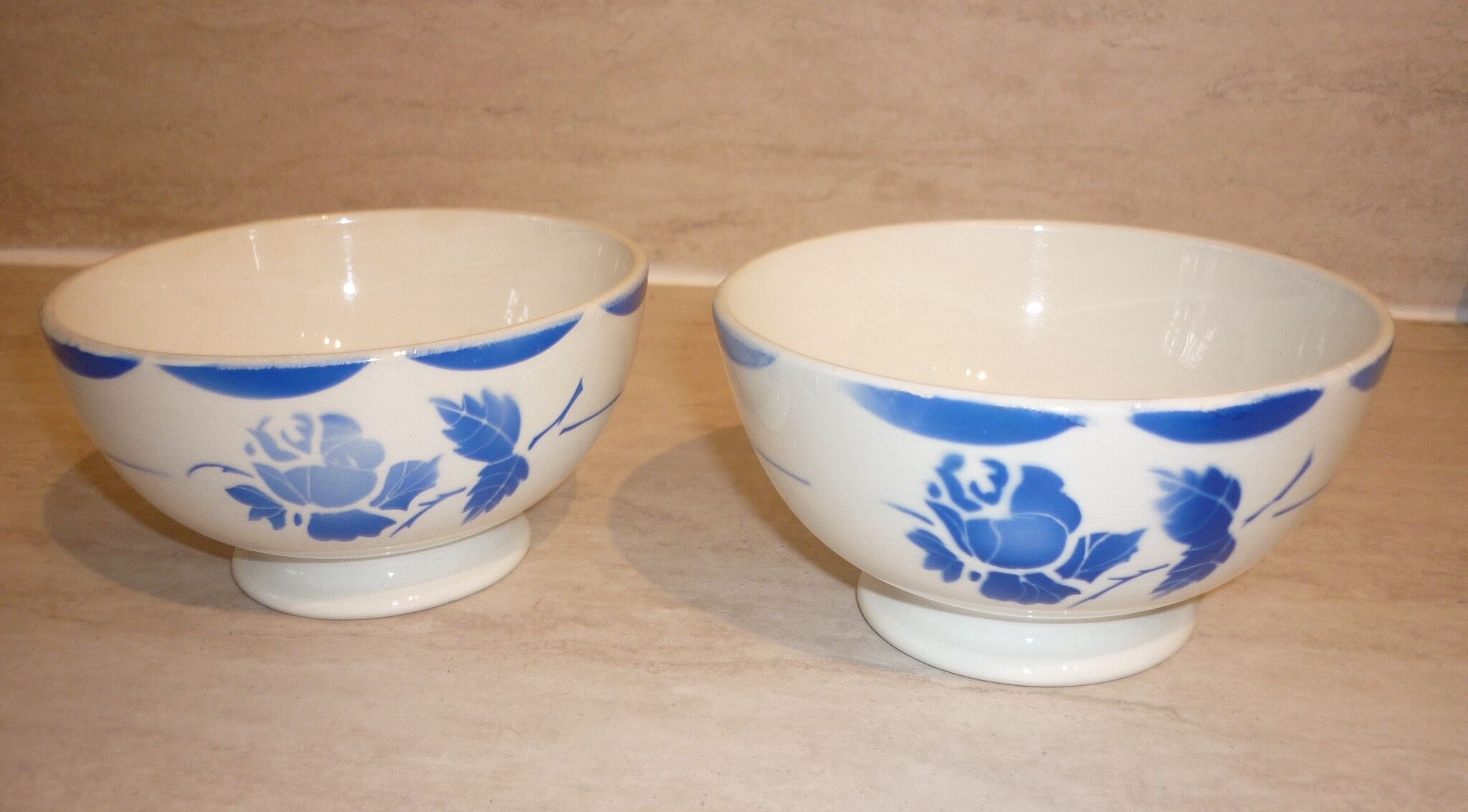 Set of 2 old ceramic bowls Mona de Gien
