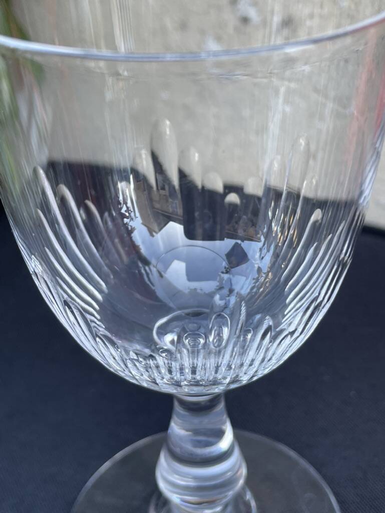 6 Baccarat wine glasses – Art Nouveau