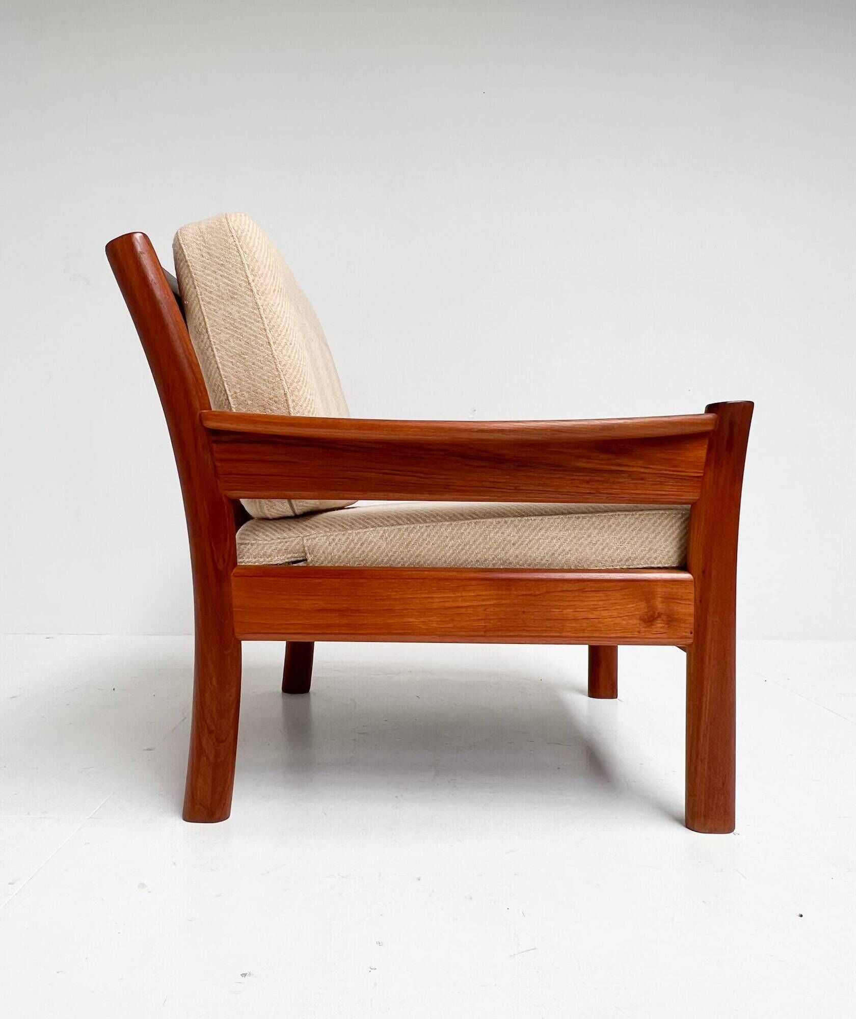 Set of men's and women's armchairs by Dyrlund (2 chairs), 1960s
