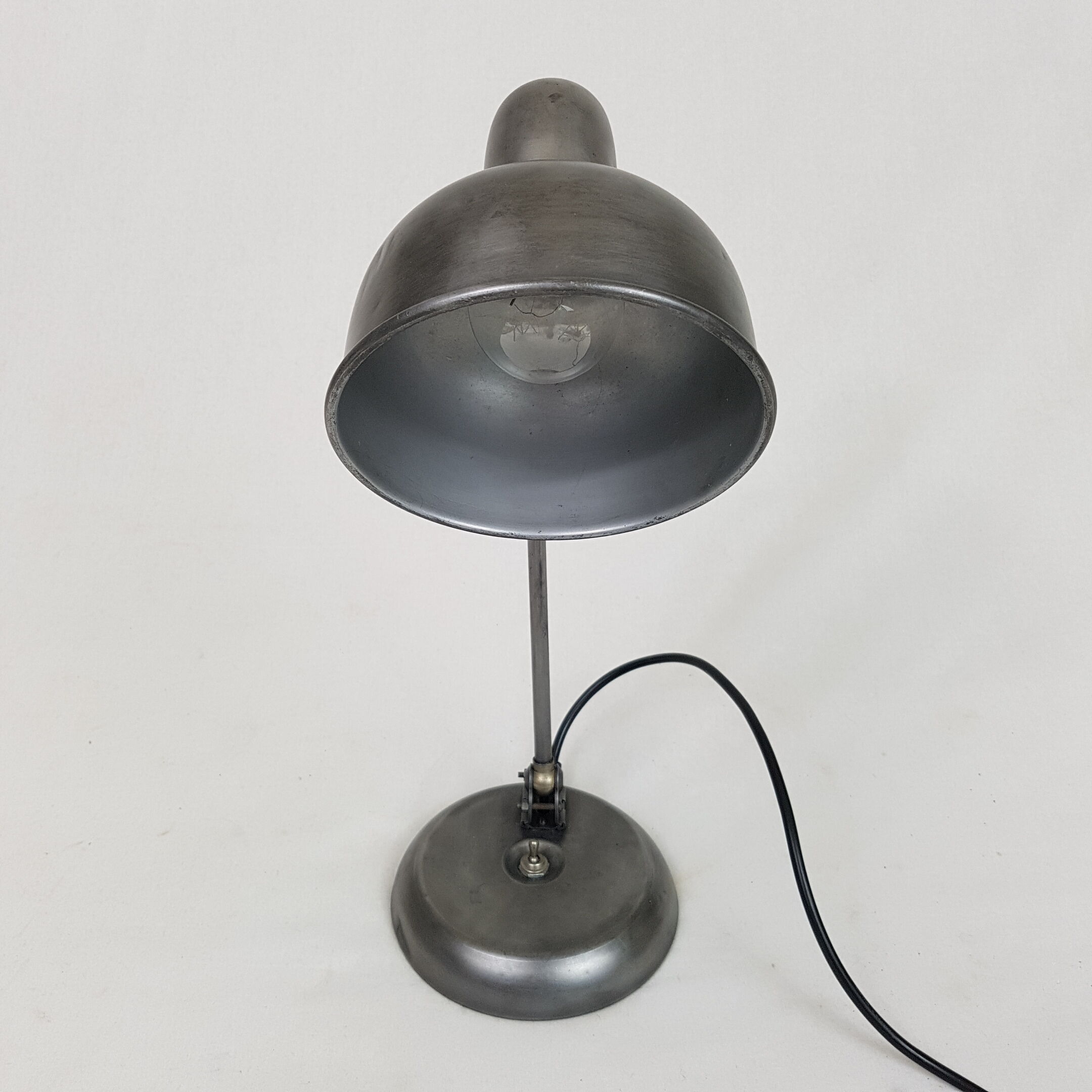 Lamp office hinged patella finish graphite
