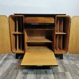 Armoire Gramophone par Jindrich Halabala