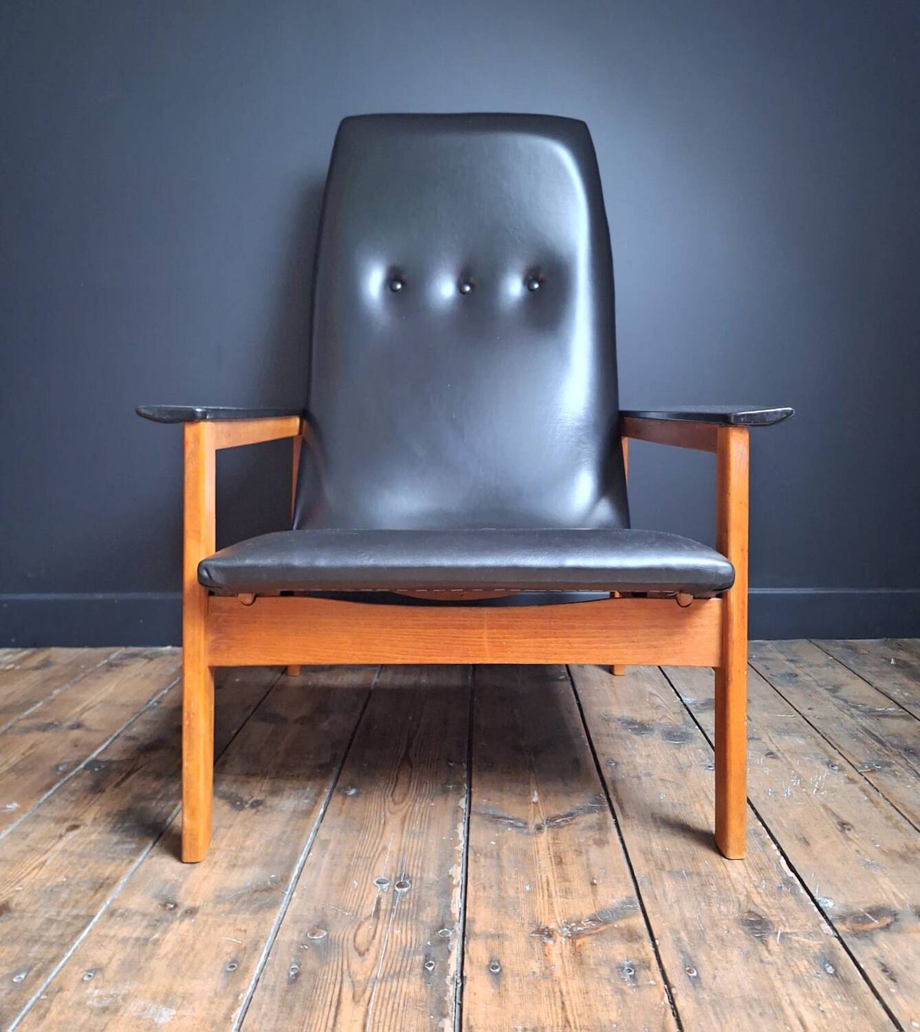 Reclining armchair Georges Van Rijck for Beaufort, wine seat furniture