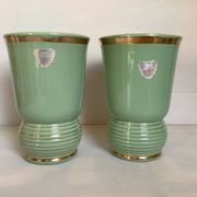 Paire d’anciens vases en céramique verte et dorée