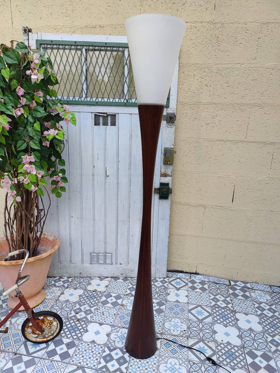 Vintage “diabolo” floor lamp by Joseph André Motte