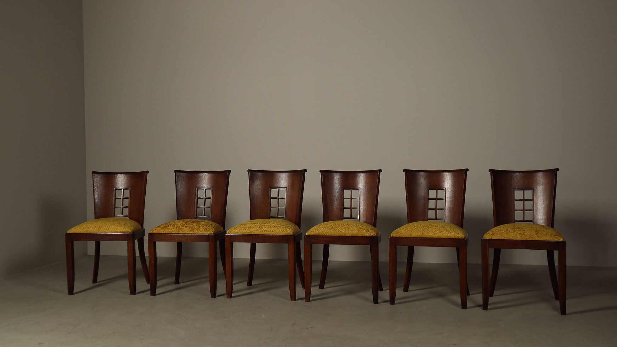 Ensemble de six chaises de salle à manger Art Déco, vers 1930.