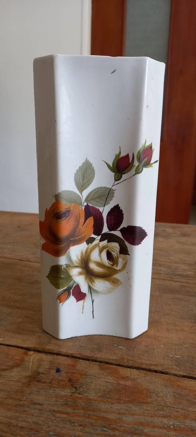 Flower vase